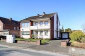 01 Haus - Zweifamilienhaus mit zwei Garagen und großem Garten in guter Lage von Rheda