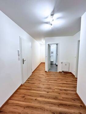 Flur - 2 Zimmer Etagenwohnung zum Kaufen in Herzogenaurach