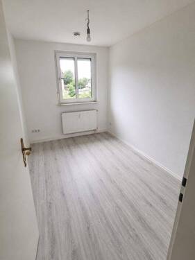 Zimmer 2 - 4 Zimmer Etagenwohnung zur Miete in Waldkraiburg
