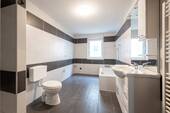 Badezimmer Wohnung Vorderhaus - 