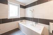 Badewanne Wohnung Vorderhaus - 