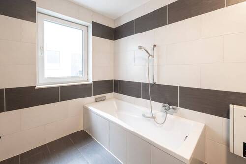 Badewanne Wohnung Vorderhaus - 