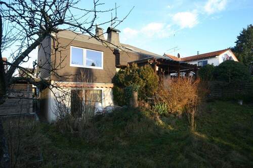 Haus_Gartenseite_1 - 8 Zimmer Einfamilienhaus in Steinenbronn