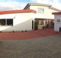 2 Familienhaus mit Gewerbe-Büro-Praxisfläche -Seminaräume nutzbar - ohne Investionsstau - Fuldatal Ihringshausen