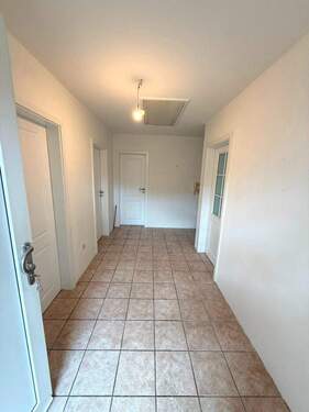 Eingansbereich - 5 Zimmer Einfamilienhaus zum Kaufen in Erkner