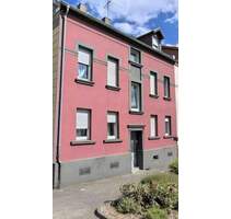 Wannemacher Immobilien **** (RESERVIERT) Mehrfamilienhaus mit 4 Wohneinheiten im Herzen von Neunkirchen ****