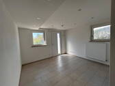 Raum im UG mit Nebeneingang - 