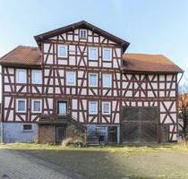 Charmantes Fachwerkhaus inkl. Scheune mit eigenem Garten im Zentrum von Windhausen - Feldatal