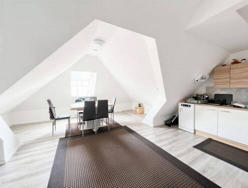 DG - 1 Zimmer Mehrfamilienhaus, Wohnhaus zum Kaufen in Sindelfingen
