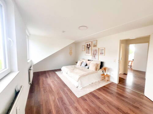 Schlafzimmer 1 - Etagenwohnung mit 87,00 m² in Köln zum Kaufen