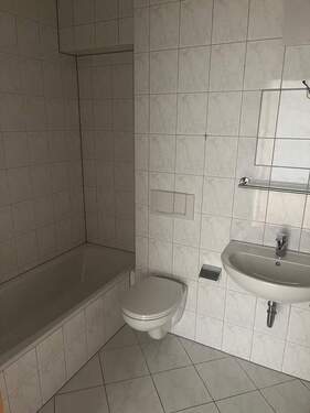 Bad - Etagenwohnung mit 50,00 m² in Erfurt zur Miete