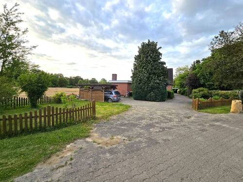 Auffahrt - 3 Zimmer Bungalow zum Kaufen in Hittbergen