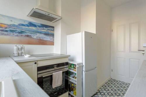 Einbauküche mit Kühlschrank - 
