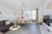 Wohnzimmer Richtung Balkon - 2 Zimmer Etagenwohnung in Berlin