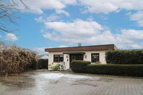 Außen Ansicht - 6 Zimmer Einfamilienhaus zum Kaufen in Mönsheim