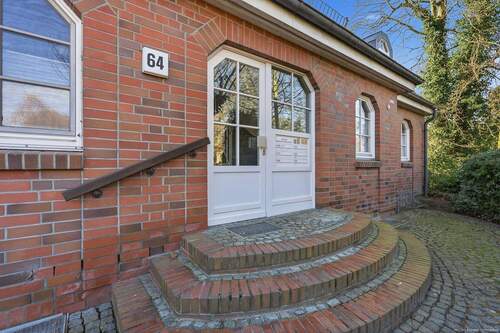 Eingang zum Mehrfamilienhaus - Etagenwohnung mit 42,80 m&sup2; in Malente zum Kaufen