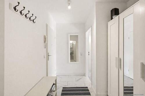 Flur in der Wohnung , Zugang zum Wohnbereich - 