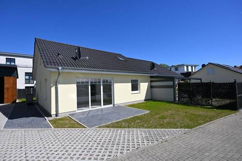 Außenansicht - Erstbezug: Moderne, energieeffiziente Doppelhaushälfte in ruhiger Lage!