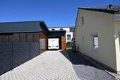 Einfahrt - 5 Zimmer Doppelhaushälfte zum Kaufen in Büchen