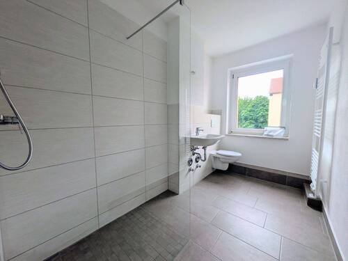 Bad mit Dusche.jpg - 