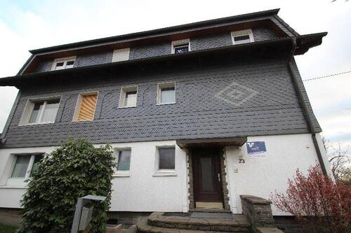 Bild 1 - Umfangreich saniertes MFH mit Ausbaureserve XXL-Garage+4 PKW-Stellplätze Waldbröl Miete 30.600 EUR +NK
