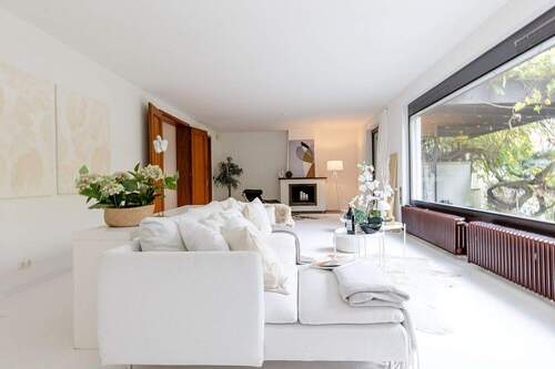 Wohnzimmer - 8 Zimmer Einfamilienhaus in Dreieich