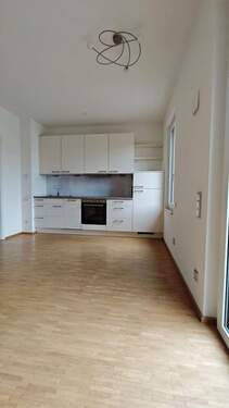 Wohn-Essbereich mit EBK - 