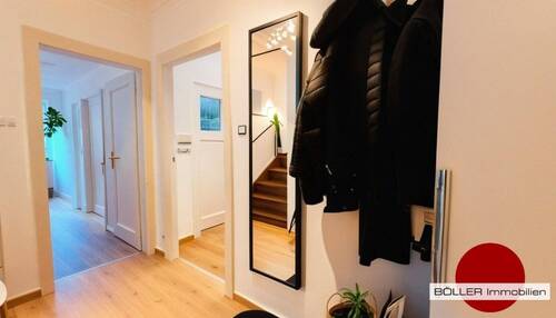 Wohnung Dachgeschoss! - 8 Zimmer Mehrfamilienhaus, Wohnhaus in Nürnberg