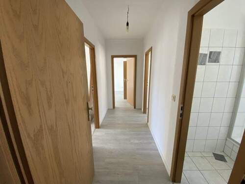 Flur - 3 Zimmer Etagenwohnung zur Miete in Plauen