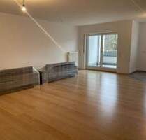 Bad Nauheim: Elegante Eigentumswohnung mit offenem Wohn-Essbereich und Balkon im Hochwald