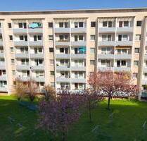 3-Raum-Wohnung mit Blick ins Grüne und Möblierung - Chemnitz Helbersdorf