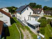 Ansicht Haus / Einfahrt - 