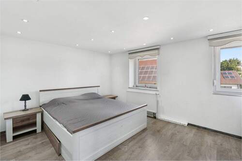 Schlafzimmer 2 OG - 