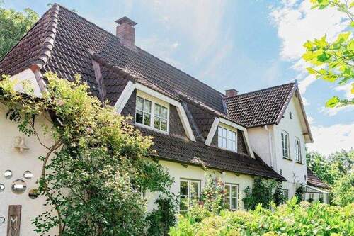 Wohnhaus - Zum Verlieben - Angeliter Landhaus mit Nebengebäuden in Alleinlage (Schleswig-Flensburg)