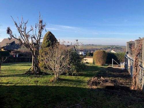 Grundstück - 5 Zimmer Einfamilienhaus in Dippoldiswalde