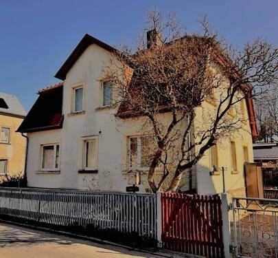 Ansicht Haus - Ein-Zweifamilienhaus auf dem Lande