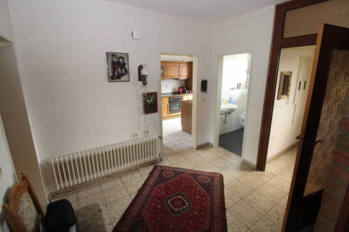 Flur - 6 Zimmer Einfamilienhaus zum Kaufen in Varel