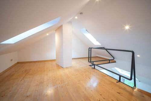 Schlafzimmer 2 OG - 
