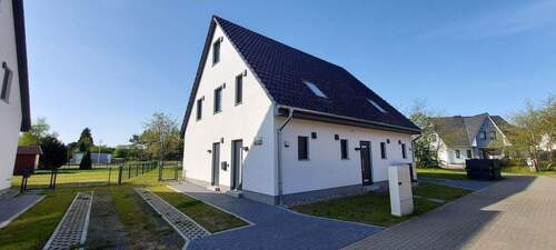 Außenansicht - 4 Zimmer Doppelhaushälfte zum Kaufen in Fuhlendorf