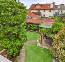 Modernisiertes Zweifamilienhaus mit WEG-Teilung, Wintergarten & 2 Garagen in Hösbach