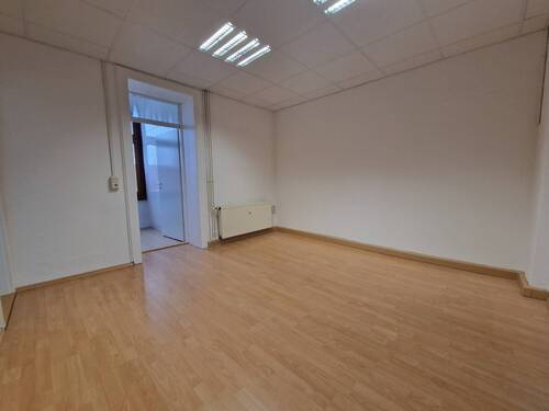 Diele - 2 Zimmer Etagenwohnung zur Miete in Bitterfeld-Wolfen