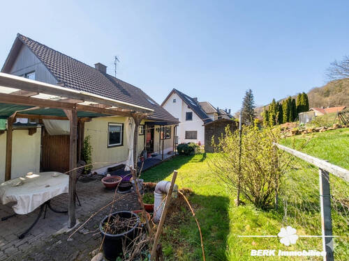 Terrasse / Garten - KI bearbeitet - 5 Zimmer Einfamilienhaus in Sulzbach am Main / Soden