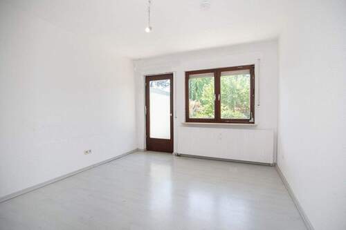 Schlafzimmer EG - Mehrfamilienhaus, Wohnhaus mit 175,90 m&sup2; in Dreieich zum Kaufen