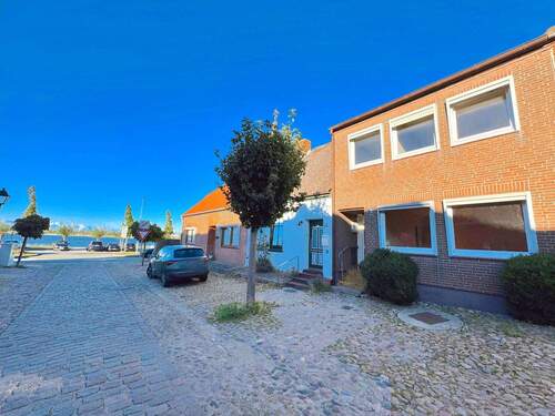 Vorderansicht - Mehrfamilienhaus, Wohnhaus in Heiligenhafen