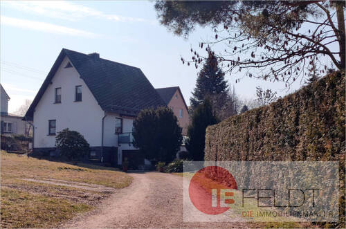 Auffahrt zum Grundstück - 4 Zimmer Einfamilienhaus zum Kaufen in Lichtenau