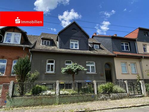 Hausansicht - Einfamilienhaus mit viel Ausbaupotenzial und großem Garten