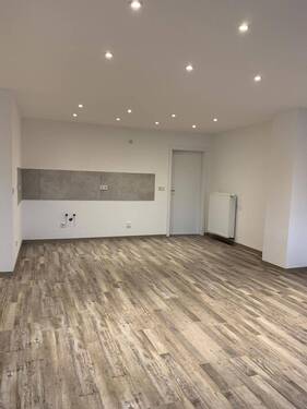 Bild 2 - 3 Zimmer Etagenwohnung zur Miete in Völklingen