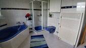 Bad mit Dusche, Eckbadewanne - 
