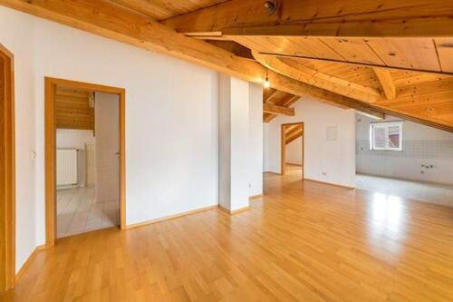Offenes Wohnkonzept mit Größe - 3 Zimmer Etagenwohnung zum Kaufen in Bad Aibling