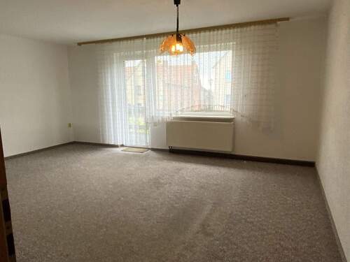 Wohnzimmer mit Ausgang zur Terrasse - 